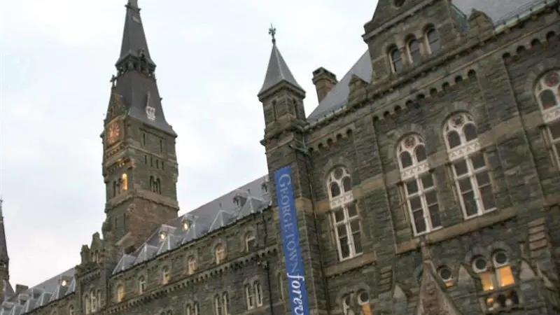 Fachada exterior de la Universidad de Georgetown, en Washington, Estados Unidos