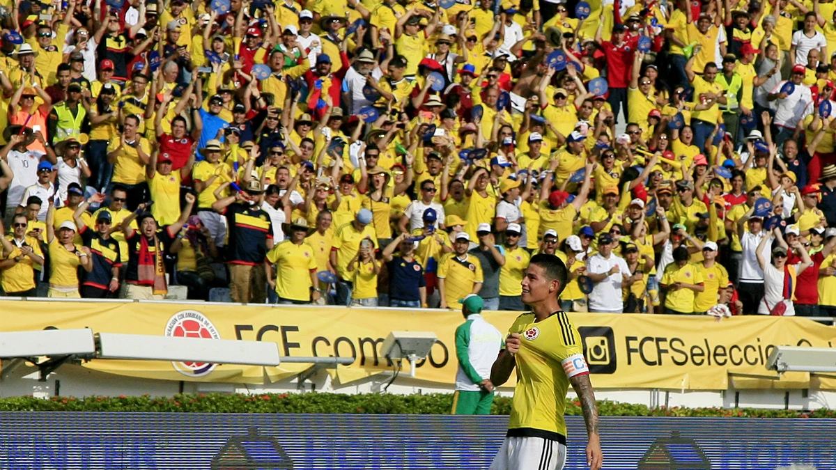 James celebra un gol con Colombia