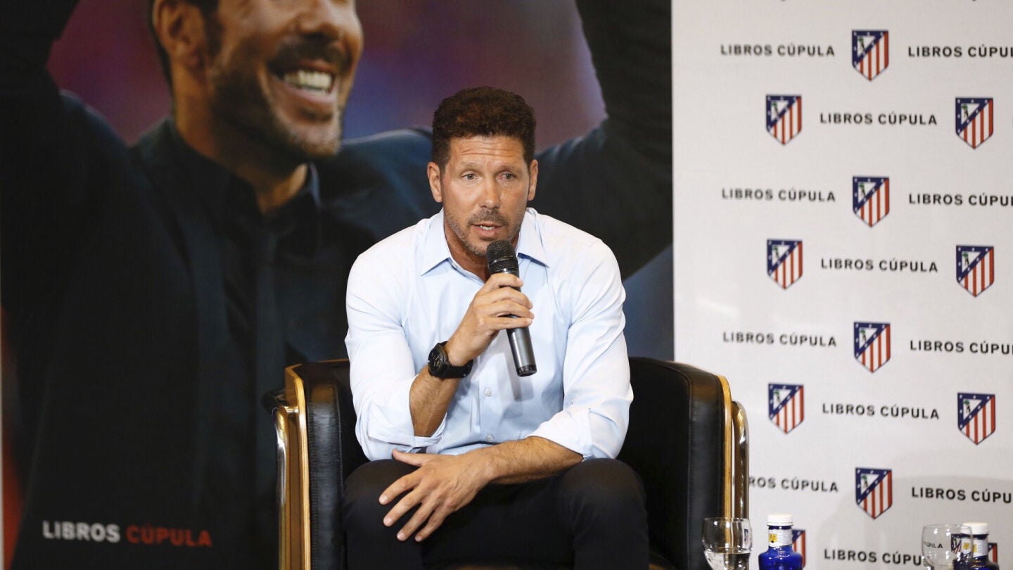 El Cholo Simeone en la presentaci&oacute;n de su libro