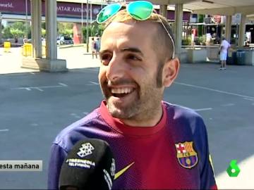 Aficionados culés opinando de la foto de Raúl con el Barça. Aficionados culés opinando de la foto de Raúl con el Barça.