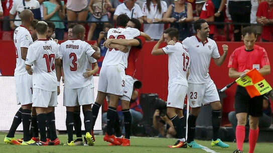 El Sevilla celebrando su victoria liguera ante Las Palmas.