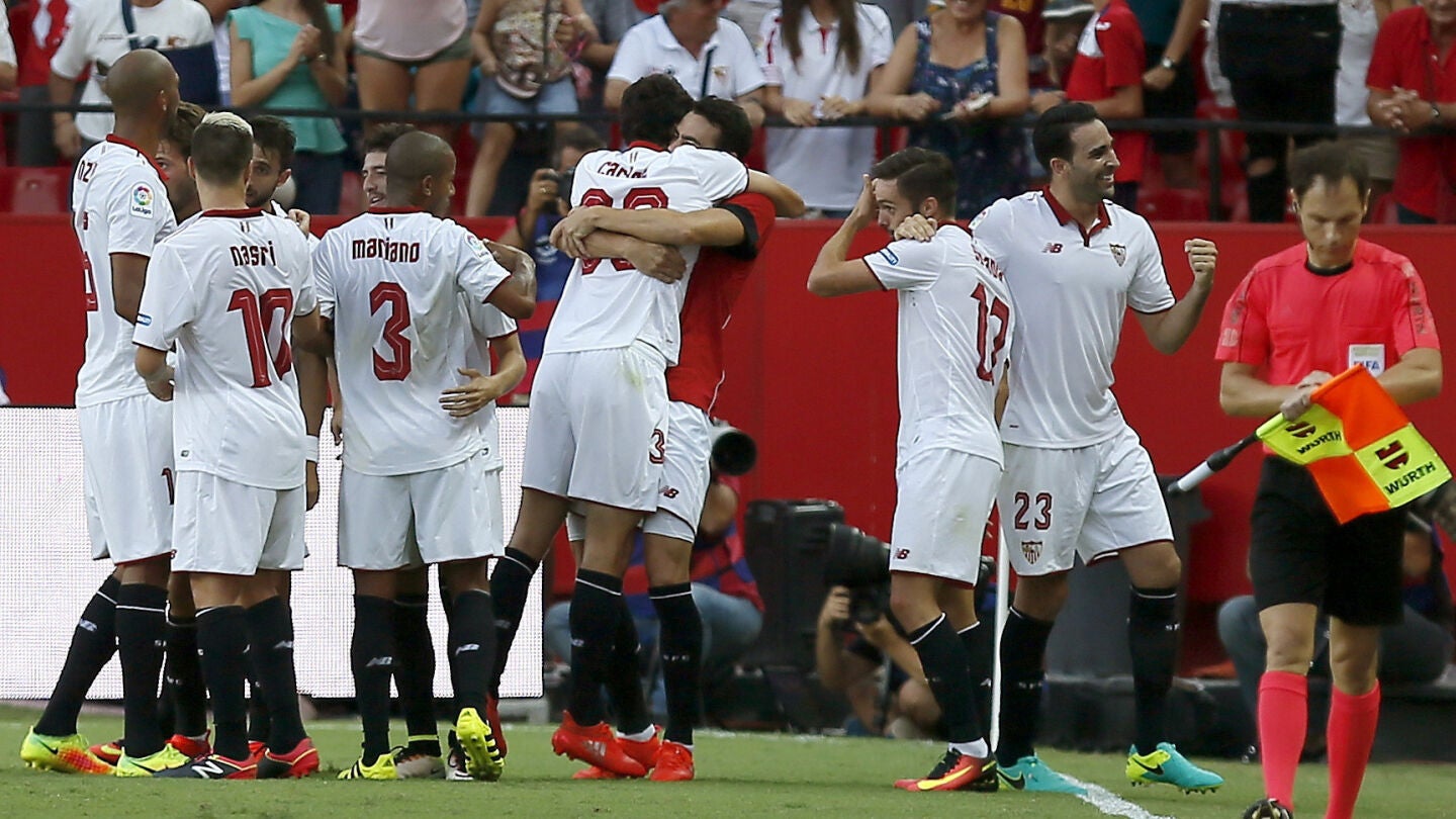 El Sevilla celebrando su victoria liguera ante Las Palmas.
