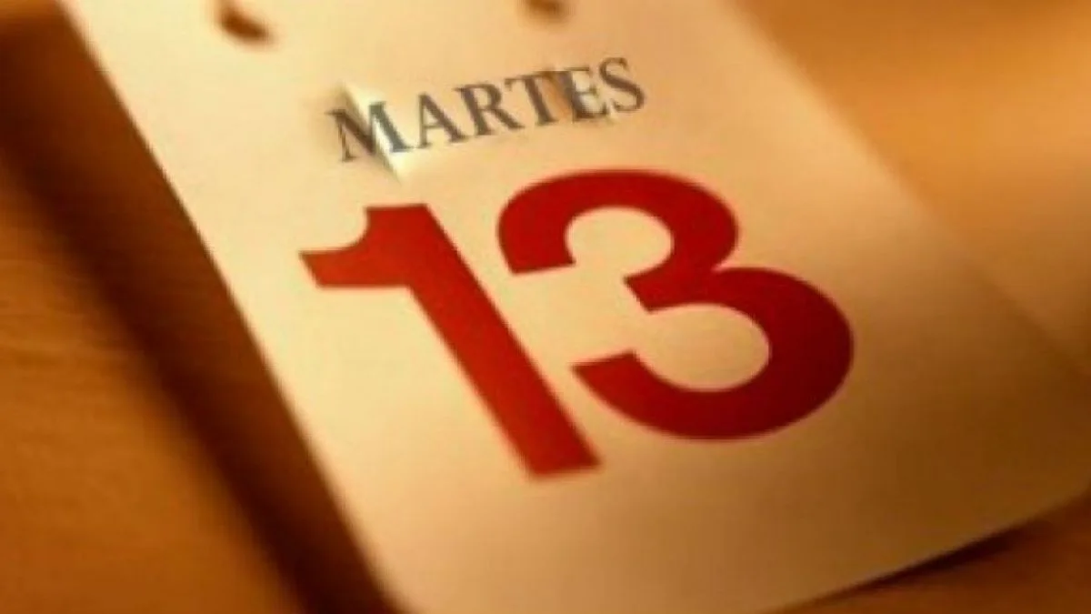 Martes 13 en el calendario. Martes 13 en el calendario.