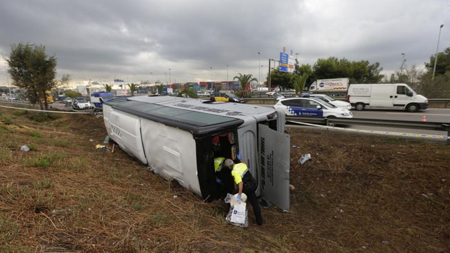 Imagen del autob&uacute;s accidentado en Barcelona