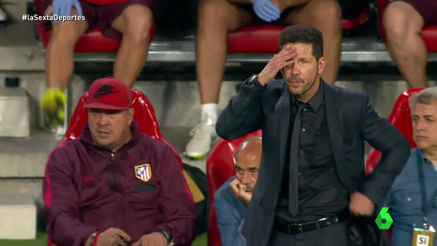 Simeone lamenta una ocasión fallida del Atlético Simeone lamenta una ocasión fallida del Atlético