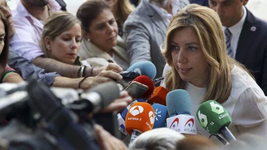 Susana D&iacute;az habla con los medios