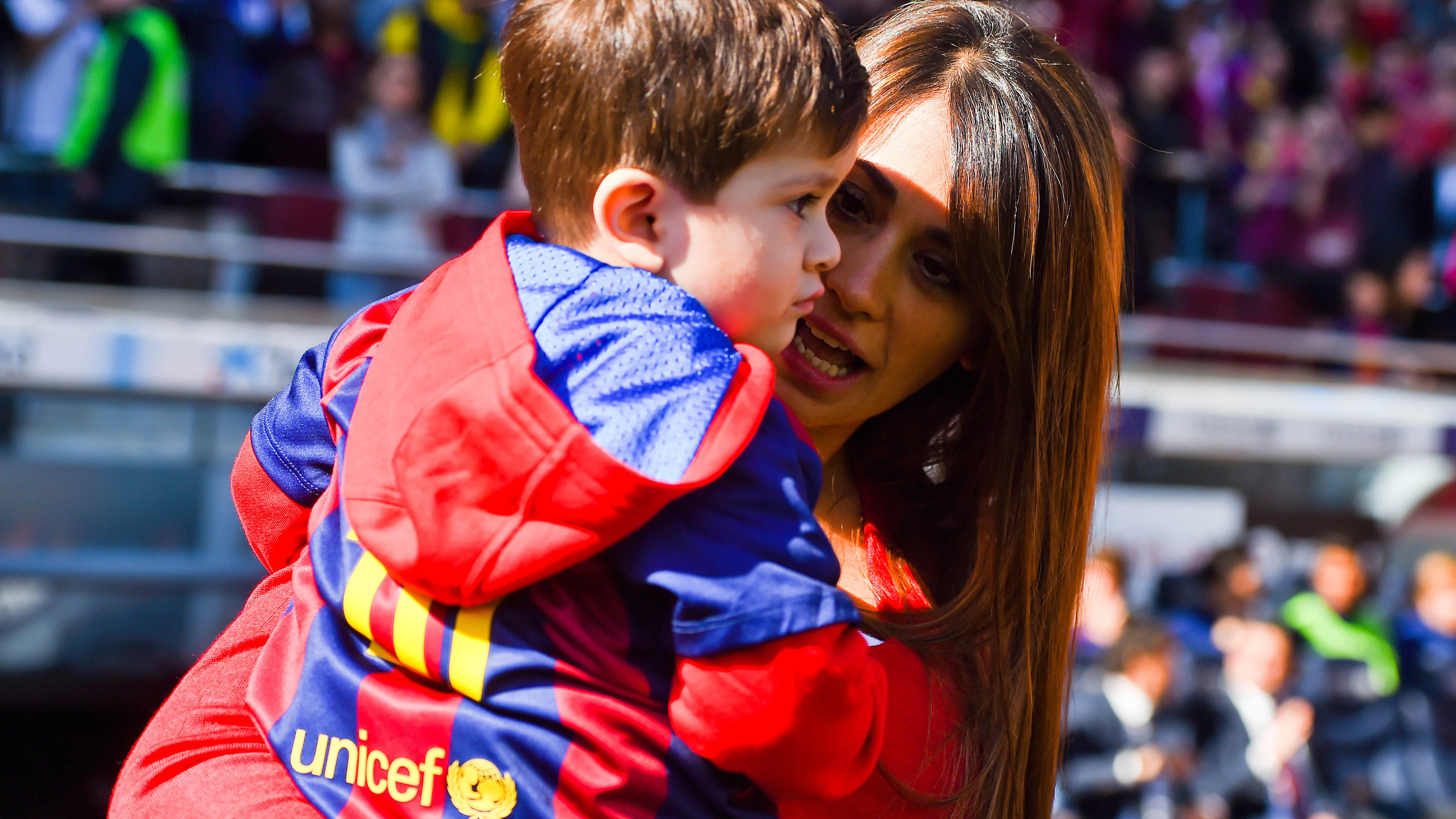 El hijo de Leo Messi junto a su madre, Antonella Roccuzzo