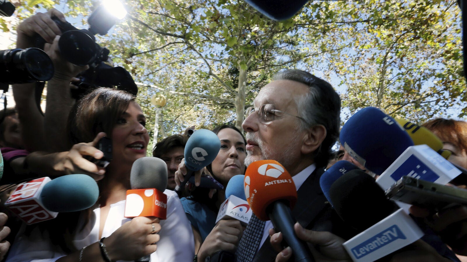 Alfonso Grau a su entrada en los juzgados