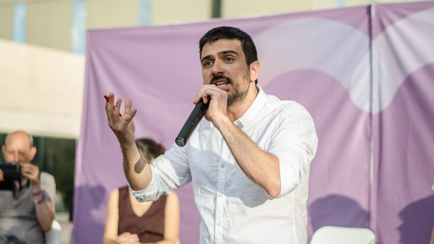 Ram&oacute;n Espinar dando un mitin de Podemos en Madrid. 