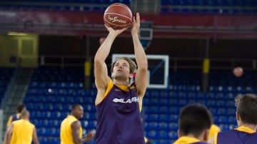 Koponen en un entrenamiento con el Barça.