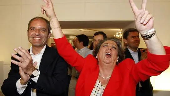 Camps y Barberá celebrando una victoria electoral Camps y Barberá celebrando una victoria electoral