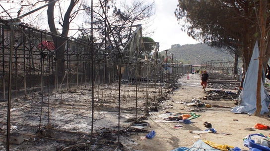 El campamento de refugiados de Moria, en Lesbos, después de un incendio El campamento de refugiados de Moria, en Lesbos, después de un incendio