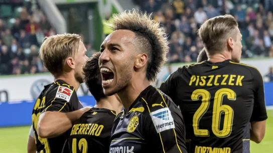 Aubameyang celebrando uno de los goles del Dortmund. Aubameyang celebrando uno de los goles del Dortmund.