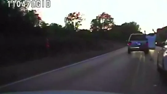 Frame 0.0 de: La Policía estadounidense mata a un afroamericano desarmado cuyo vehículo se había averiado Frame 0.0 de: La Policía estadounidense mata a un afroamericano desarmado cuyo vehículo se había averiado