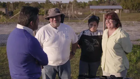Jalis de la Serna con Manuel y su familia Jalis de la Serna con Manuel y su familia