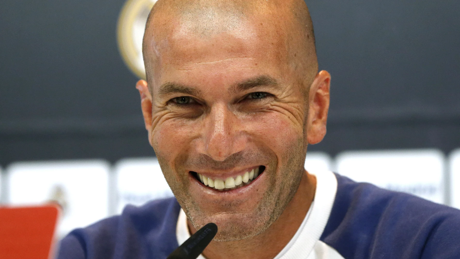 Zidane, sonriente en rueda de prensa Zidane, sonriente en rueda de prensa