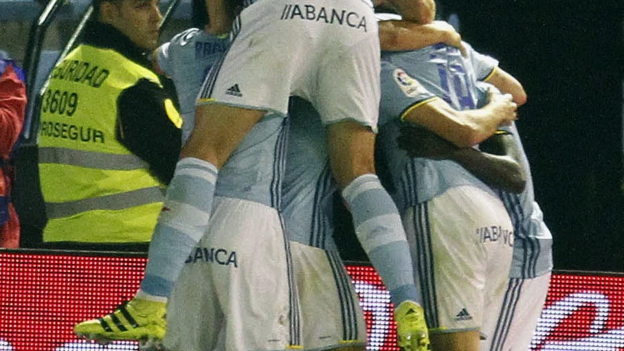 El Celta de Vigo celebra el gol de Hugo Mallo