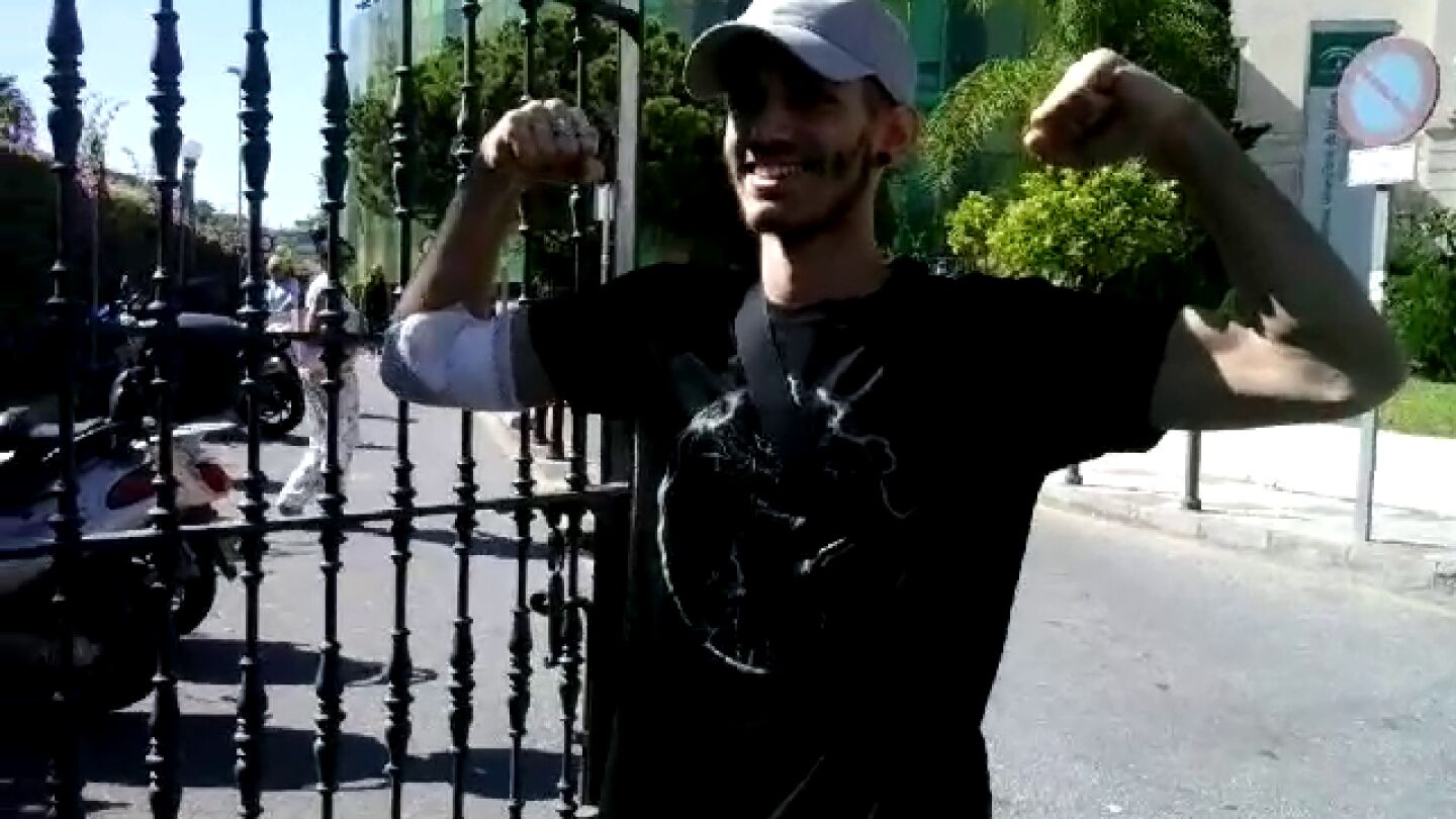 El joven con leucemia Pablo R&aacute;ez sale del hospital