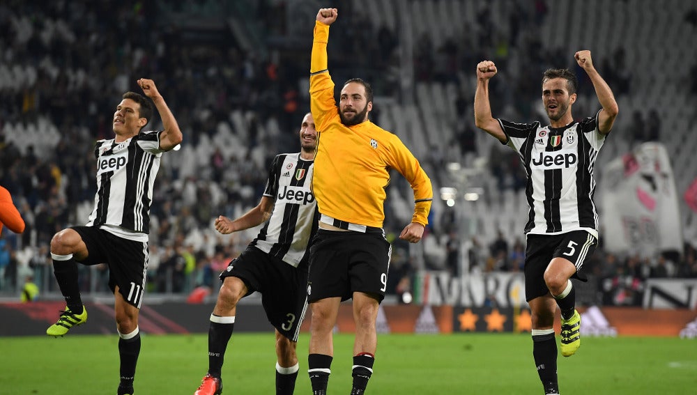 La Juventus celebra la victoria en la Serie A