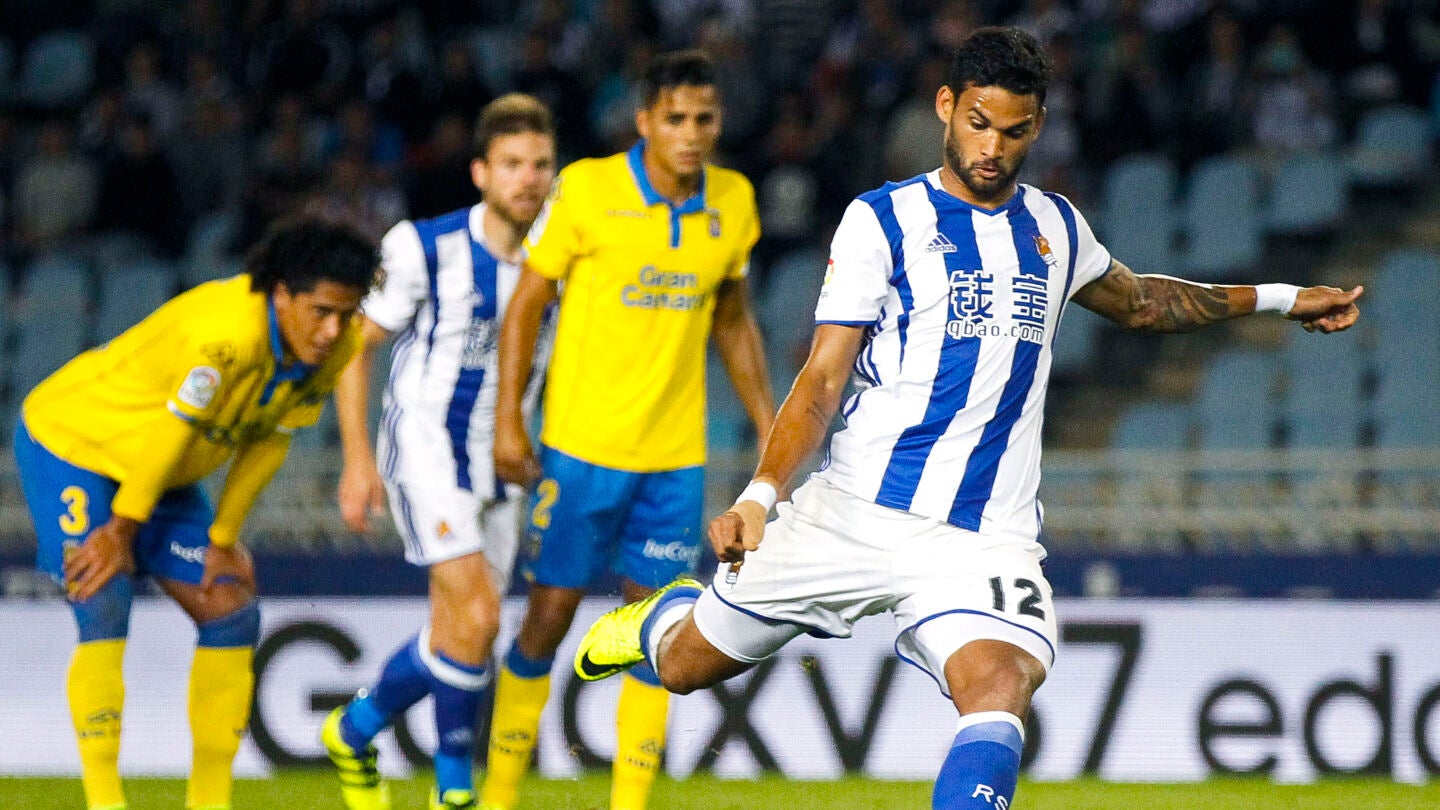 William Jos&eacute;, lanzando un penalti con la Real Sociedad
