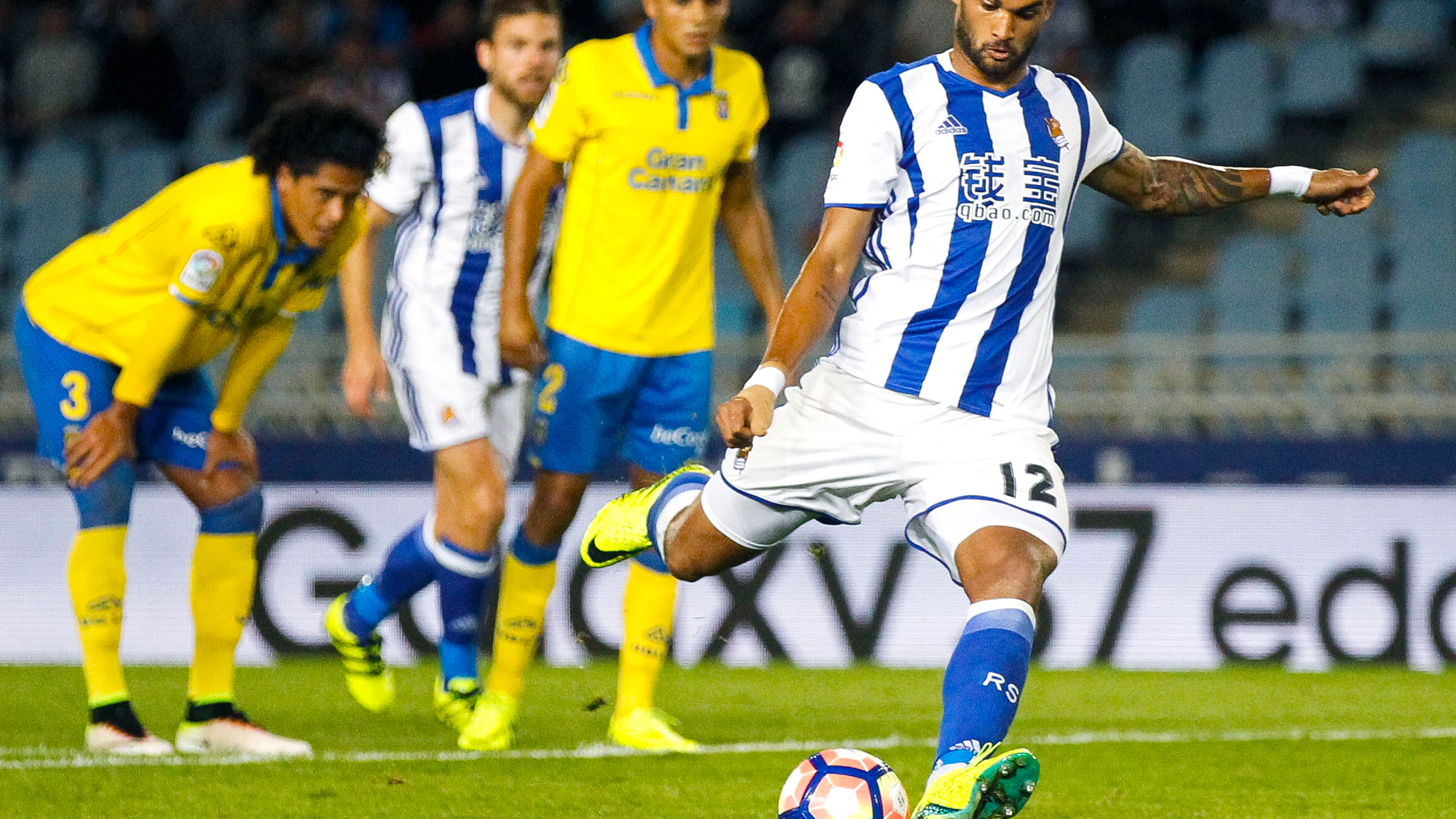 William José, lanzando un penalti con la Real Sociedad