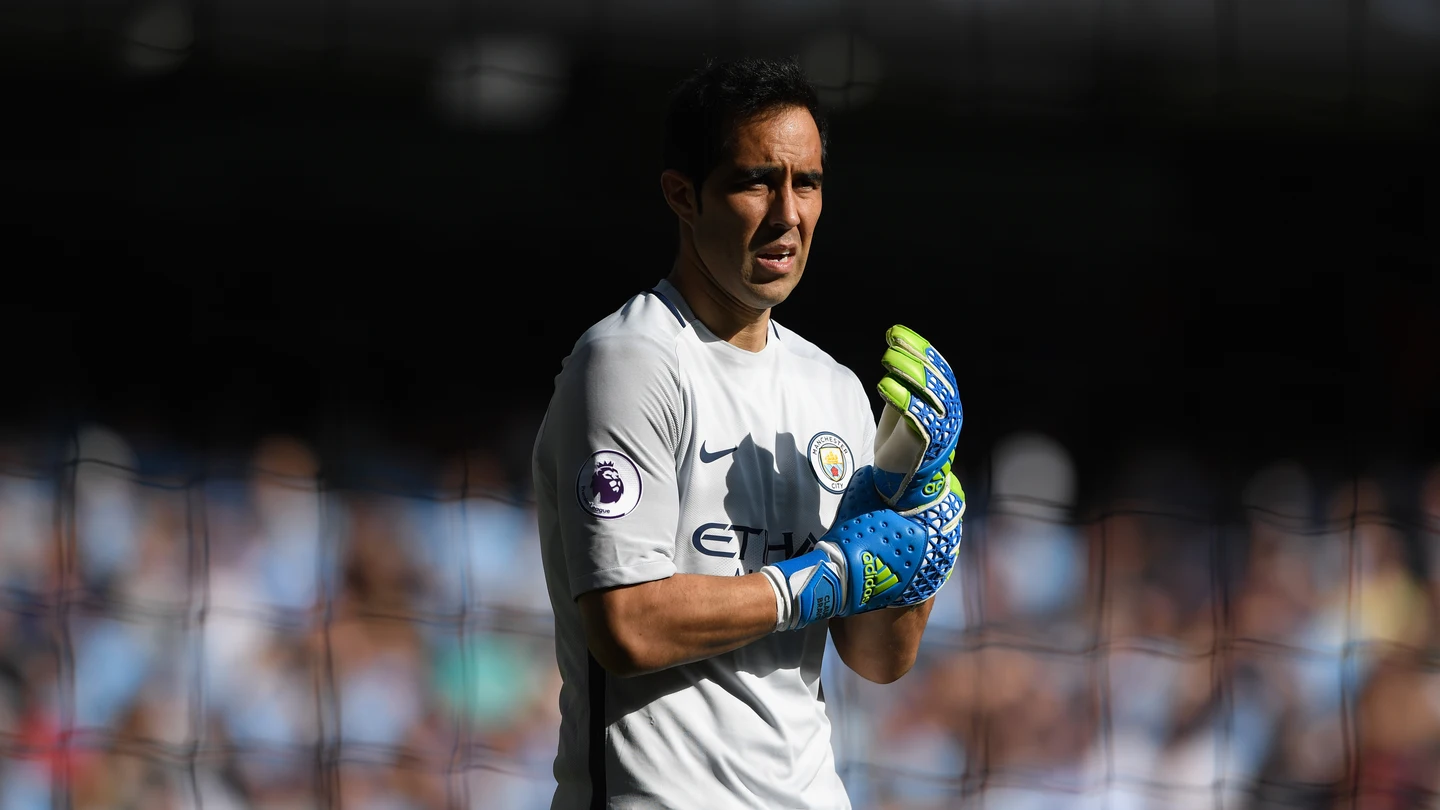 Claudio Bravo, en un partido con el Manchester City Claudio Bravo, en un partido con el Manchester City