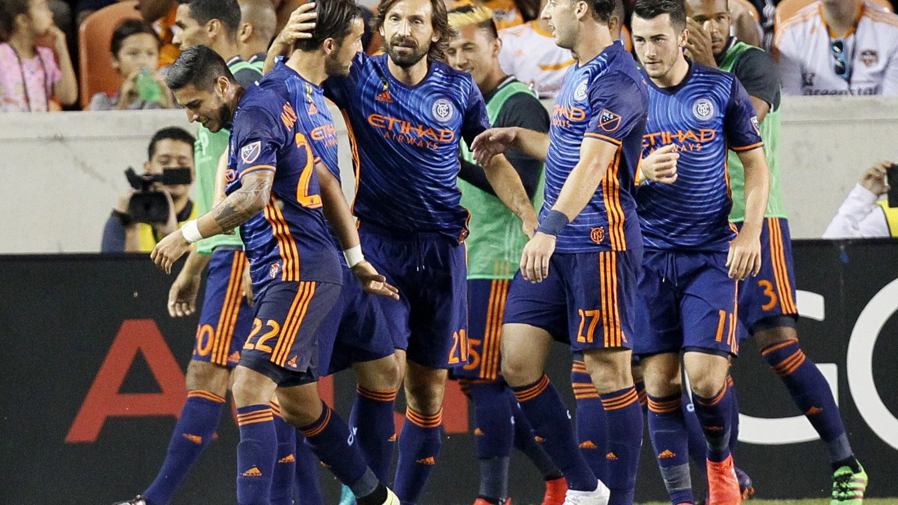 Los jugadores del New York City celebran el gol de David Villa ante el Houston Dynamo