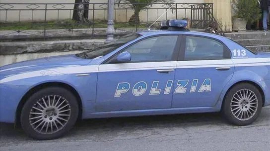 Imagen de archivo de un coche de la policía italiana. Imagen de archivo de un coche de la policía italiana.