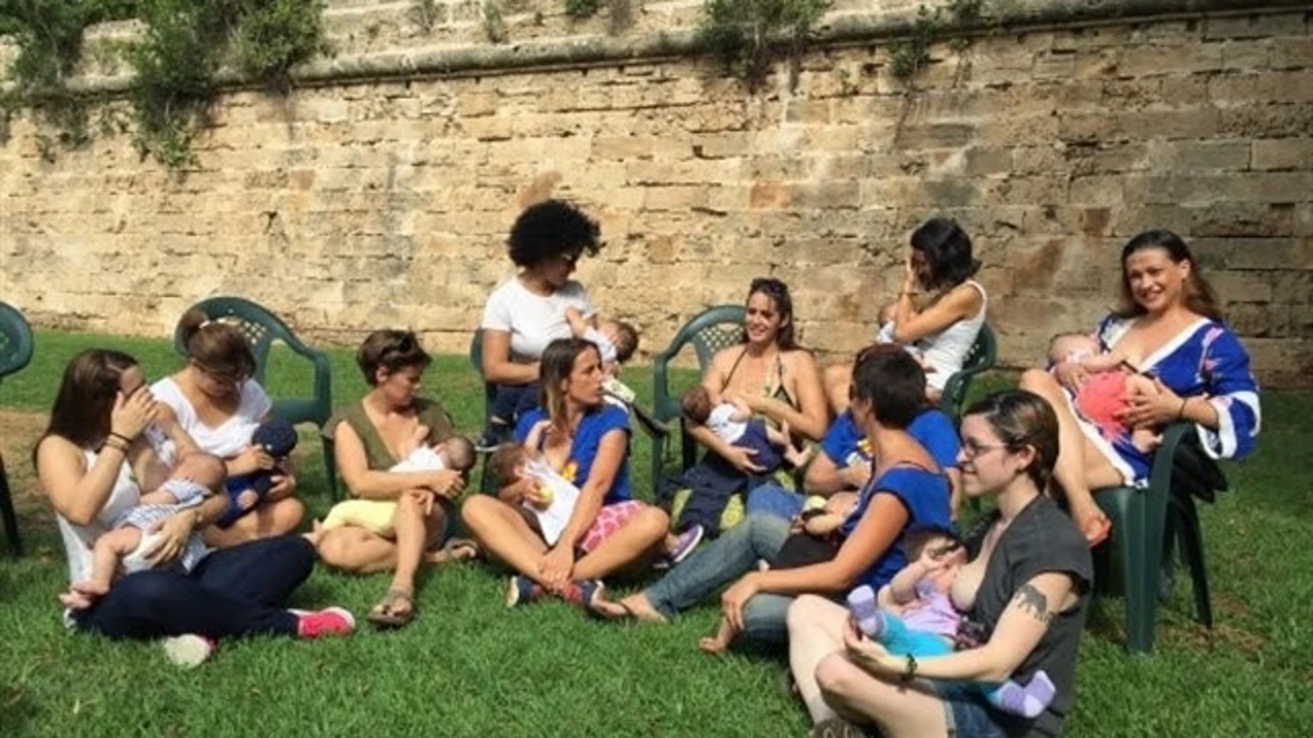 Grupo de madres miembros de la Abam Grupo de madres miembros de la Abam