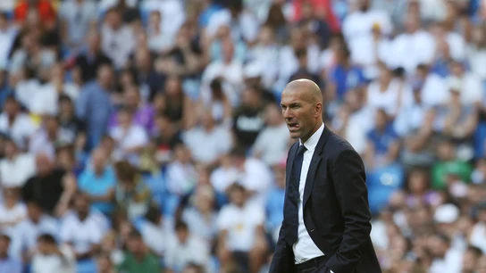 Zidane, en la banda del Bernabéu Zidane, en la banda del Bernabéu