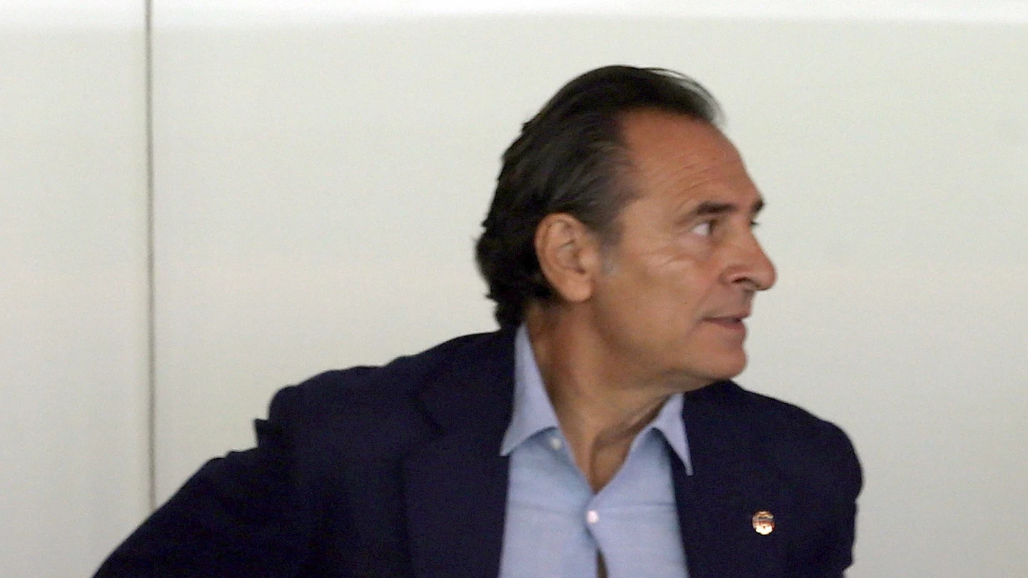 Prandelli, en el palco de Mestalla Prandelli, en el palco de Mestalla