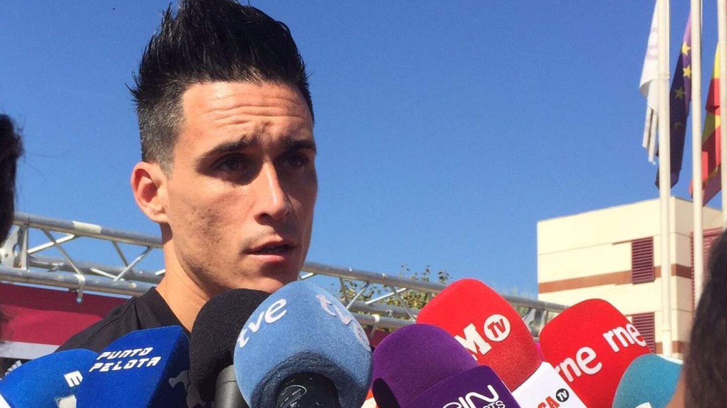 Jos&eacute; Callej&oacute;n atiende a los medios en Las Rozas