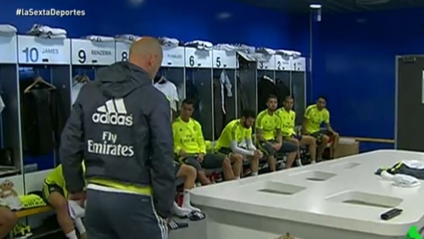 Zinedine Zidane, en el vestuario del Real Madrid