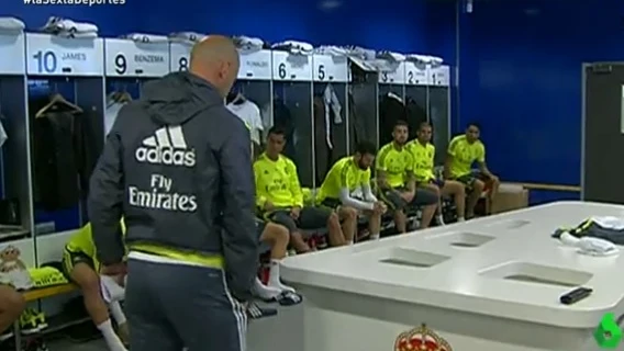 Zinedine Zidane, en el vestuario del Real Madrid