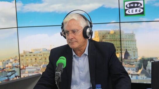 El diputado socialista y expresidente manchego, Jos&eacute; Mar&iacute;a Barreda, en los estudios de Onda Cero