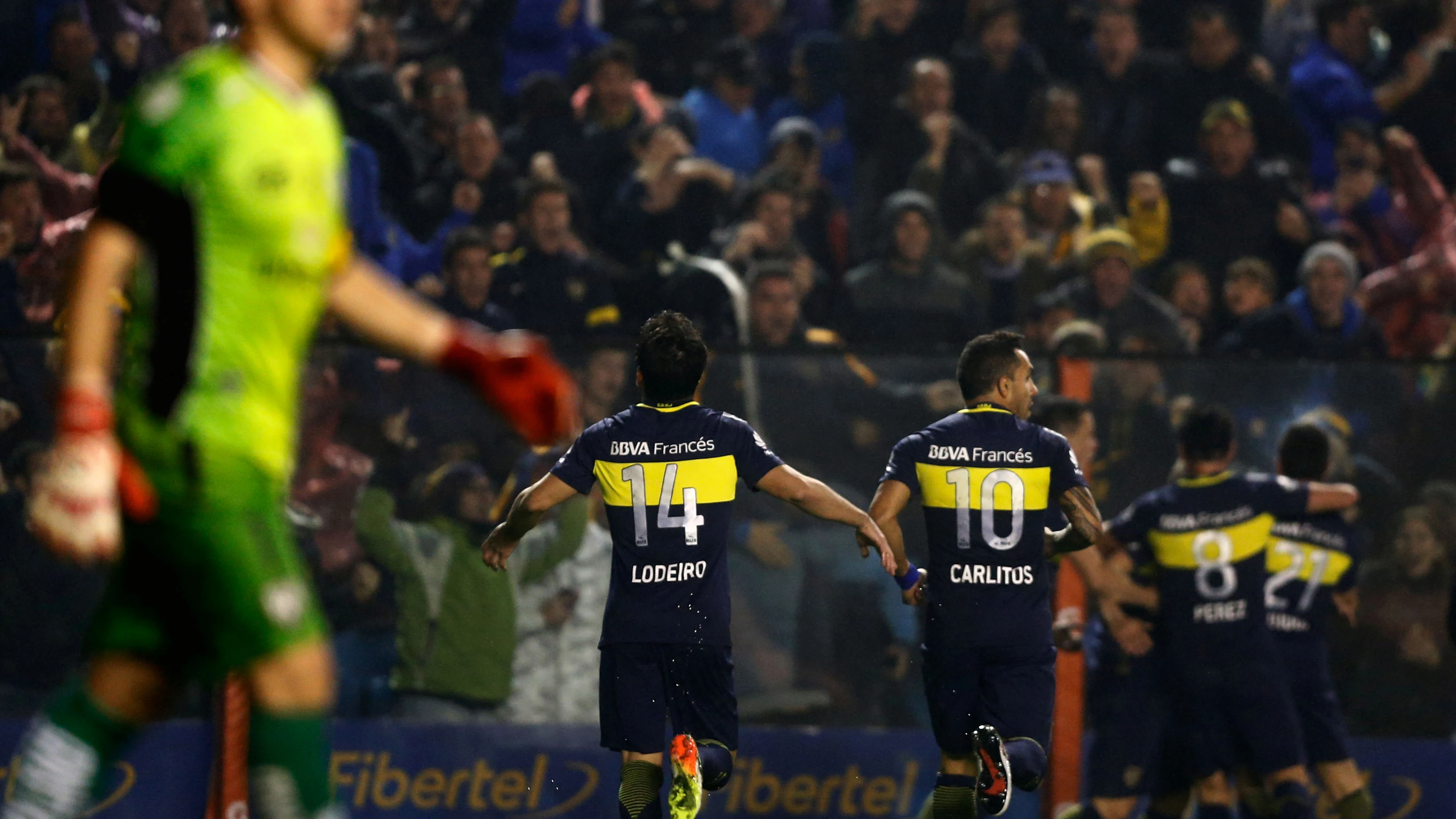 Los jugadores de Boca Juniors celebran un gol