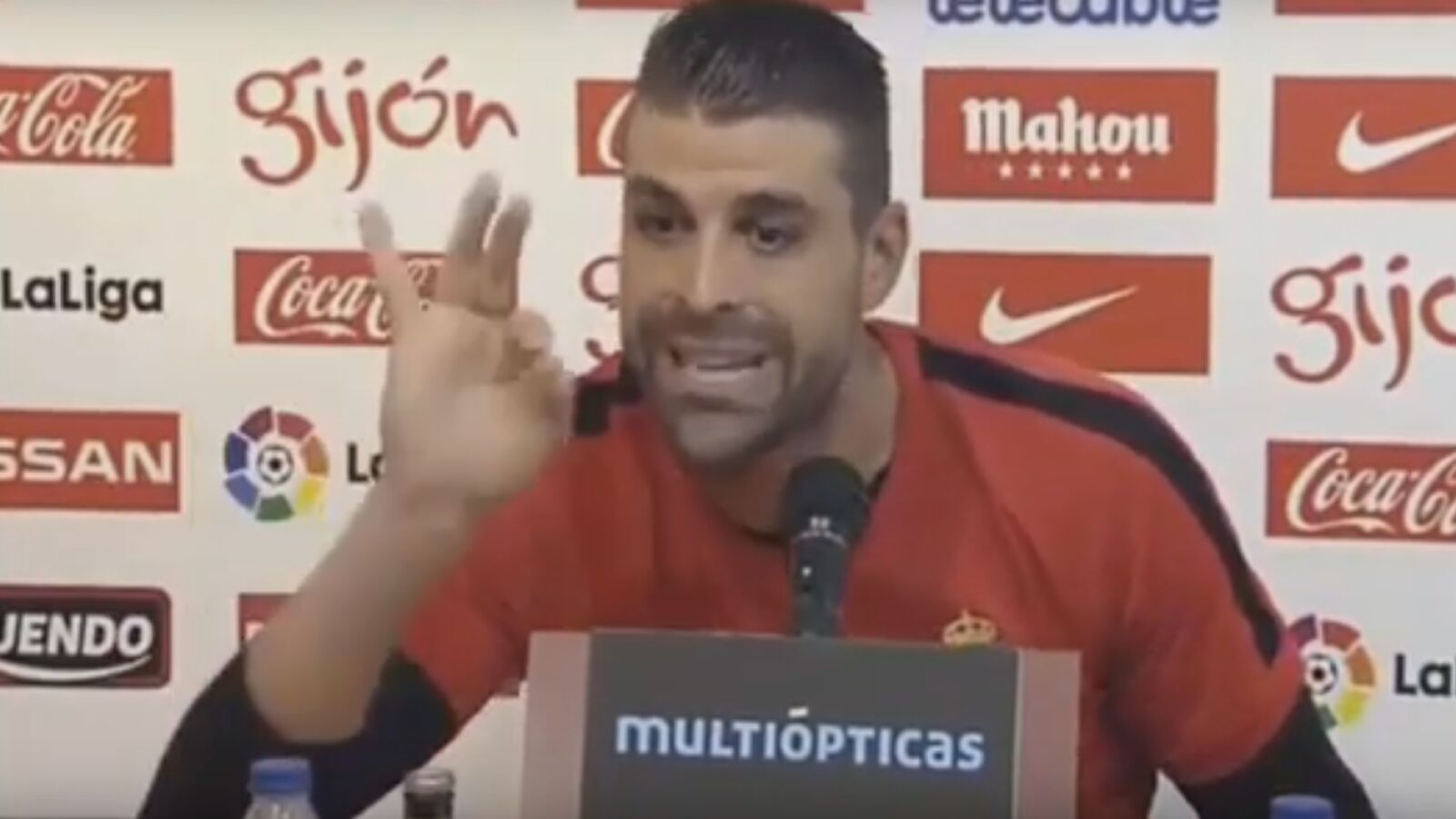 'Pichu' Cu&eacute;llar y su rajada en la sala de prensa