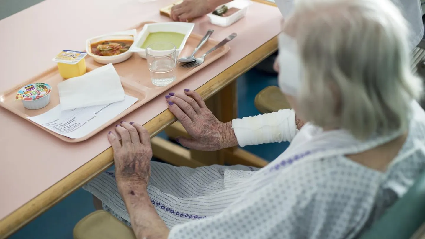 Investigan la muerte de varios ancianos en un hospital de Japón Investigan la muerte de varios ancianos en un hospital de Japón