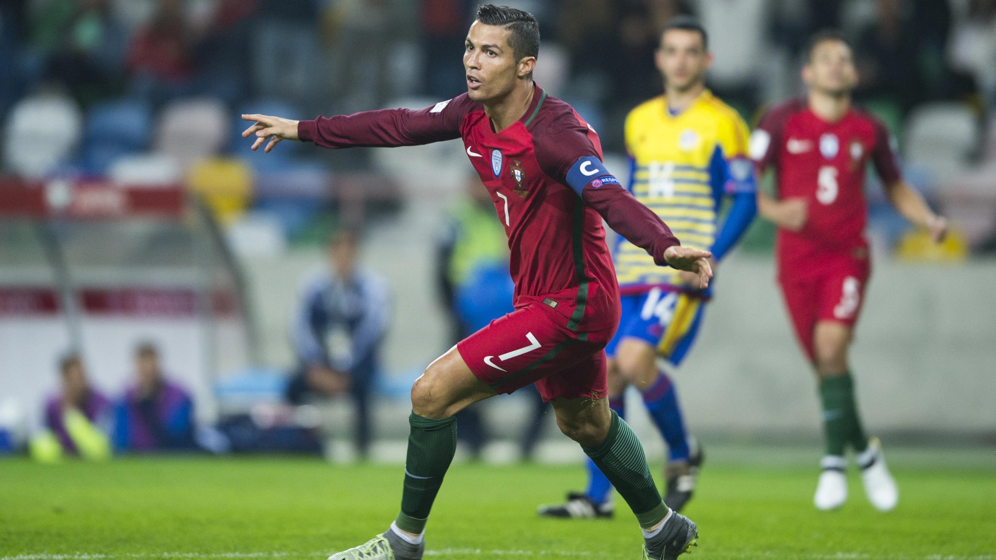 Cristiano Ronaldo celebra uno de sus goles con Portugal Cristiano Ronaldo celebra uno de sus goles con Portugal