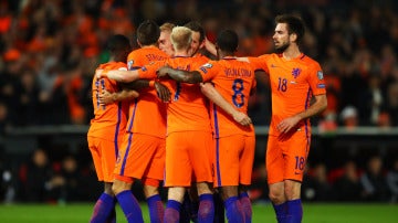 La Selección holandesa celebra el triunfo ante Bielorrusia 