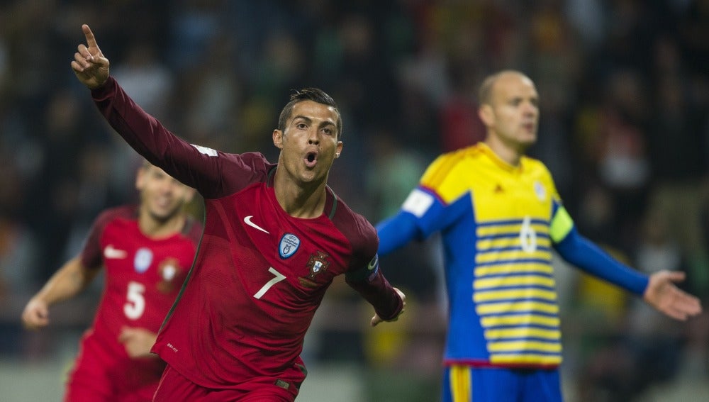 Cristiano Ronaldo celebrando uno de sus cuatro goles ante Andorra