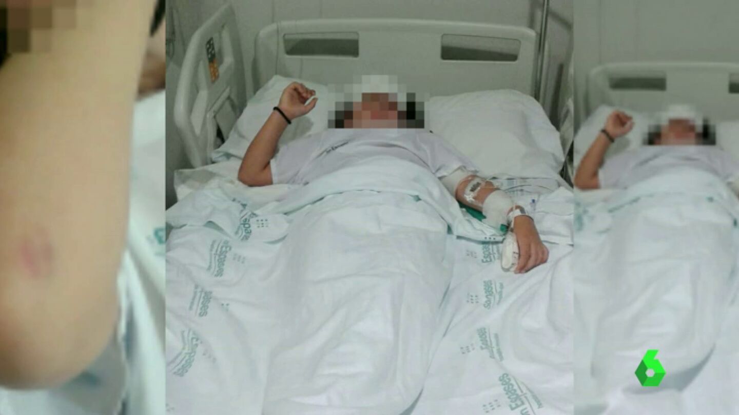 Frame 0.0 de: Una ni&ntilde;a de 8 a&ntilde;os recibe una paliza de 12 compa&ntilde;eros por coger un bal&oacute;n con el que jugaban en el recreo