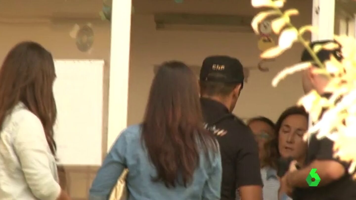 Frame 20.20531 de: Los 12 agresores de la menor de ocho a&ntilde;os apaleada en Palma, responder&aacute;n ante la Polic&iacute;a por los hematomas y los golpes que le propinaron durante la hora del recreo