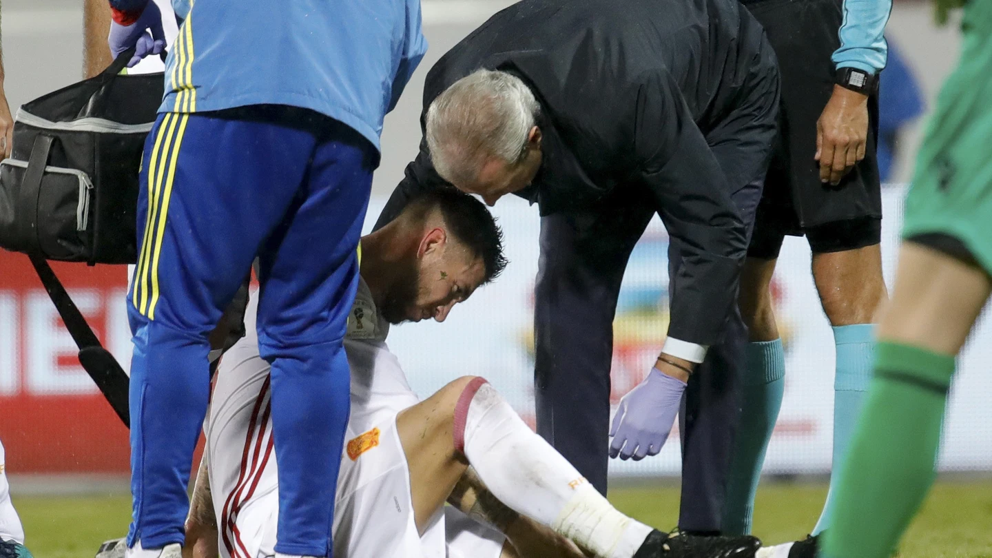 Sergio Ramos se retiró lesionado del Albania - España Sergio Ramos se retiró lesionado del Albania - España