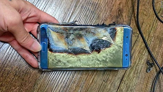 Un terminal Galaxy Note 7 después de arder Un terminal Galaxy Note 7 después de arder