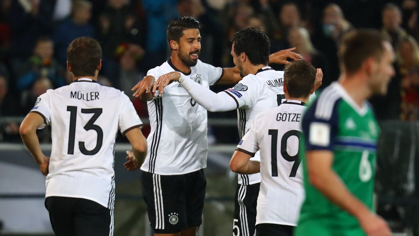 Khedira celebra su gol ante Irlanda del Norte