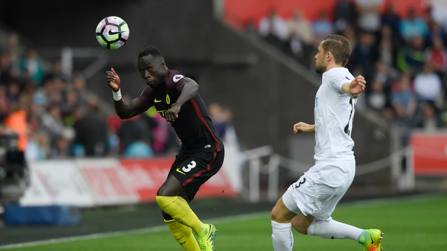 Bacary Sagna, en un partido con el Manchester City Bacary Sagna, en un partido con el Manchester City