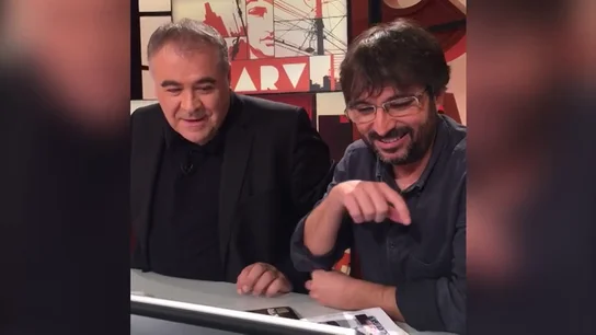 Frame 47.822729 de: Jordi Évole descubre el 'pactómetro' de Ferreras: "Acabo de hacer un Gobierno con PP, PSOE, PDC y EH Bildu" Frame 47.822729 de: Jordi Évole descubre el 'pactómetro' de Ferreras: "Acabo de hacer un Gobierno con PP, PSOE, PDC y EH Bildu"