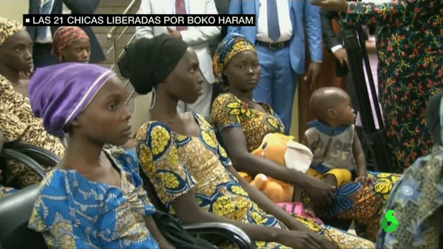 Frame 10.321069 de: La mayor&iacute;a de las 21 ni&ntilde;as liberadas por Boko Haram vuelven a casa embarazadas, v&iacute;ctimas de las continuas violaciones