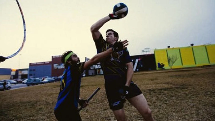 Dos jugadores jugando al Quidditch